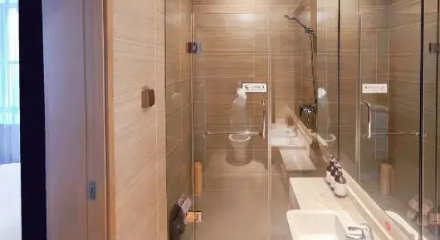 Люкс Deluxe Bairui Hotel (Qingdao World Expo City Branch)