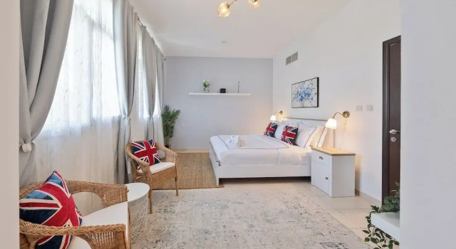 Luxury Escapes - Luxury Short-Term Stay 2BHK plus Maids room Villa, Забронировать Вилла Отели Арабиан Ранчес с бассейном, Бассейн