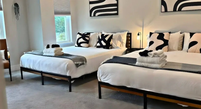 Modern 4BR with Parking - WV rep 4, Забронировать Отель Отели Иллинойс 4 звезды, 4*