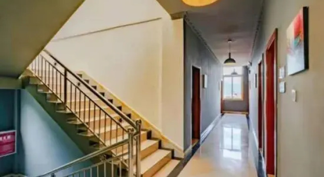 Hailuogou Shuangyue Scenic Homestay, Boek Hotel Moxi Sichuan