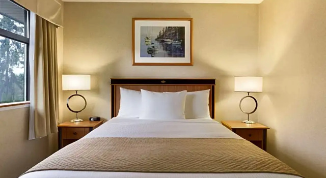 Трёхместный номер Standard Days Inn by Wyndham Nanaimo