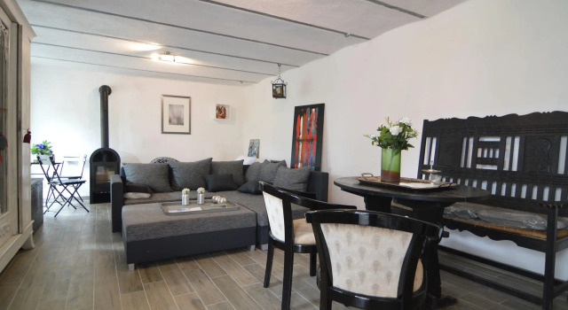 Romantic ground-floor apartment for 2 people, Boek Appartement Immerath Vulkan Eifel
