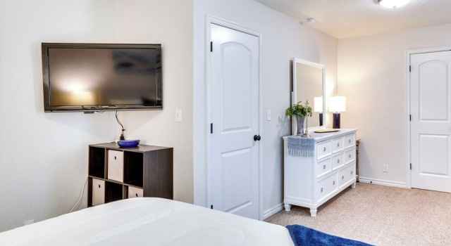 Коттедж < 1 Mi to OU Campus - Norman Vacation Rental