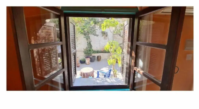 Lovely 1-bedroom rental with ensuite and parking., Boek Hotel Germasogeia 
