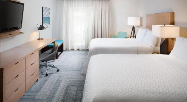 Четырёхместный номер Standard с видом на внутренний двор Four Points by Sheraton Destin - Fort Walton Beach