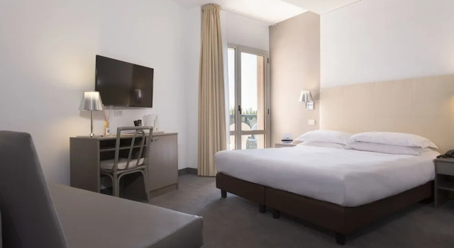 Трёхместный номер Standard с балконом Park Hotel Brasilia