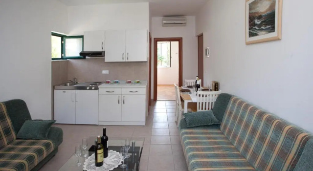 Апартаменты Yacht Beach Apartments