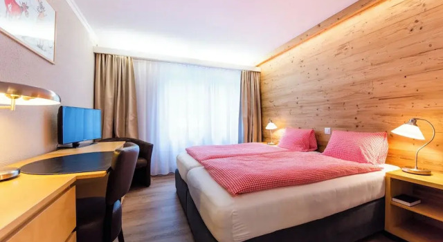 Двухместный номер Standard с балконом и с видом на озеро Hotel Weisses Kreuz