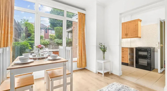 4 Bedroom House located near BHX & NEC, Varaa Hotelli Coventry West Midlands