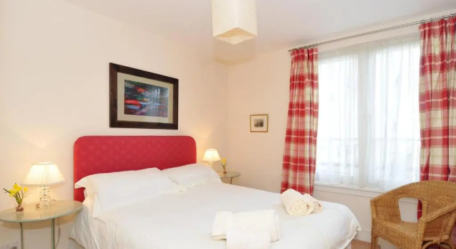 Апартаменты 202 quiet 2 bedroom property in residential area with secure private parking