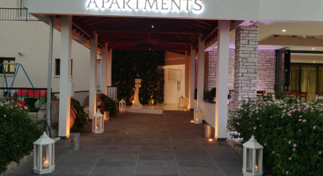 Petsas Apartments & Tavern
