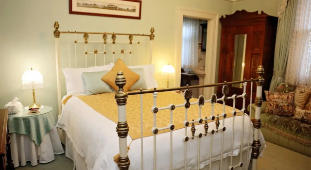 Люкс Forgandenny House B&B