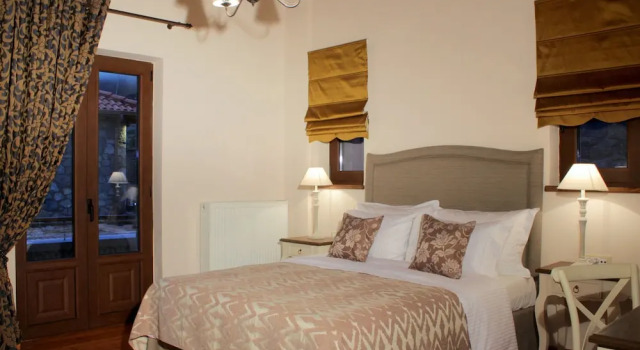 Вилла с балконом и с видом на горы Nefeles Mainalon Luxury Residences & Lounge