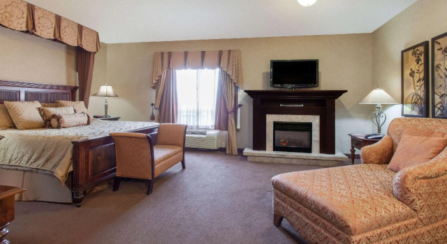 Двухместный люкс Ramada by Wyndham Camrose