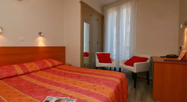Panoramic, Rezervați Hotel Hoteluri de 3 stele în Auzas, 3*