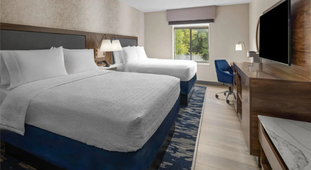 Четырёхместный номер Standard Hampton Inn & Suites Richmond Glenside