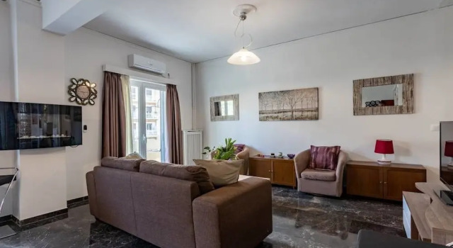 Good Location Comfy 3bdr 125sqm, Забронировать Отель Отели Афины 3 звезды, рядом с Панорму, 3*