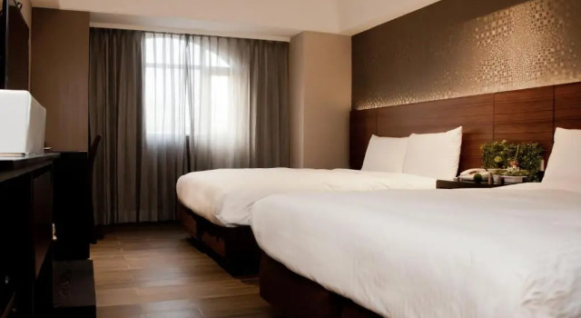 Номер на 4 гостей KDM Hotel