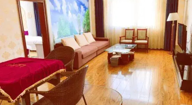 Люкс Deluxe Longquan Hotel (Wenshan Qihua Plaza Minzu Village Branch)
