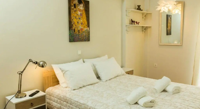 For4 seasons home1 near airport