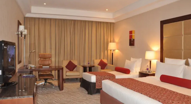 Трёхместный номер Superior Park Regis Kris Kin Hotel
