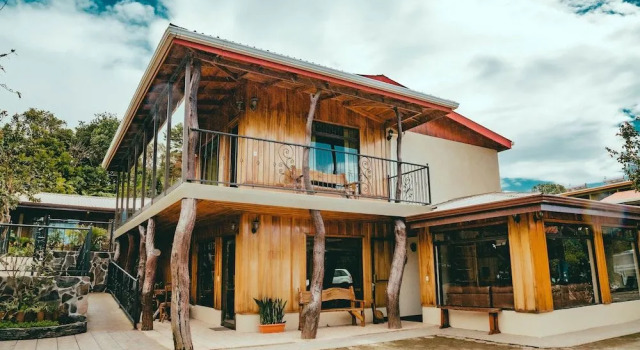 Sibu Boutique Hotel, Забронировать Бутик-отель Санта-Элена Монтеверде, рядом с Парк бабочек Монтеверде