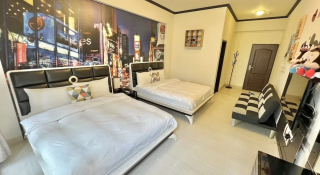 Четырёхместный номер Standard с балконом INg Hostel
