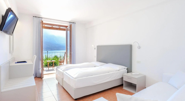 Relax Hotel Villa Gardenia & Villa Oleandra, Забронировать Отель Отели Лимоне-суль-Гарды с парковкой, Парковка