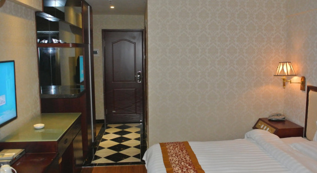 Shenzhen Hai Tian Hotel, Rezerwuj Hotel Hotele w Shenzhen z parkingiem, Parking