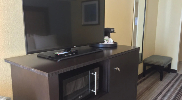 Четырёхместный номер Standard Holiday Inn Express Chicago NW - Arlington Heights by IHG