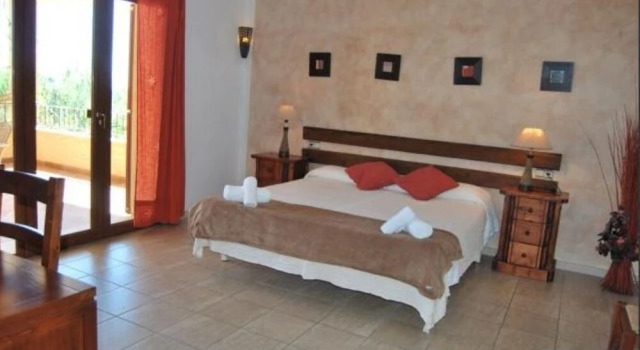 Villa - 6 Bedrooms with Pool and WiFi - 103977