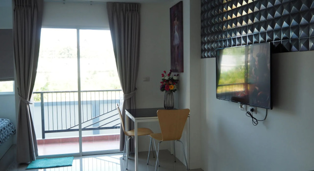 Trio Gems Condo Beach