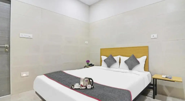 Super Oyo Townhouse 1033 Ameerpet, Rezerwuj Hotel Ameerpet 