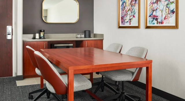 Люкс Courtyard by Marriott Fort Collins