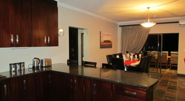 Коттедж Barrister House