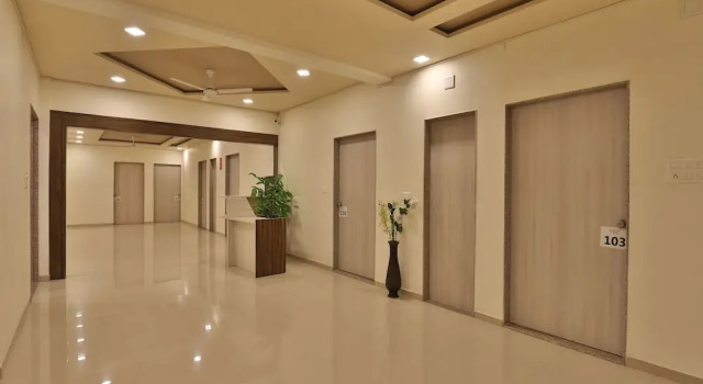 OYO 11750 Hotel Starz, Rezerwuj Hotel Hotele w Gujarat ze śniadaniem, Śniadanie
