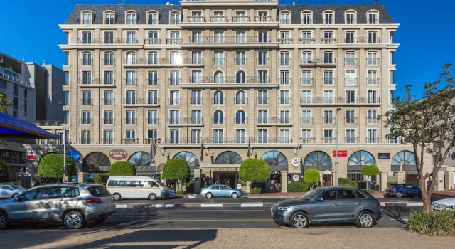 Unit Number 204 Cape Royale Luxury Apartments, Забронировать Апартаменты/квартира СПА-отели Кейптауна, рядом с MyCiTi Station Waterfront, SPA-услуги