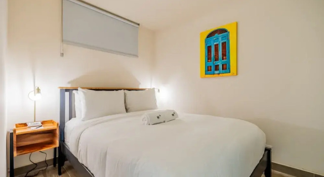 w Exceptional 1BR With Balcony in Casco View
