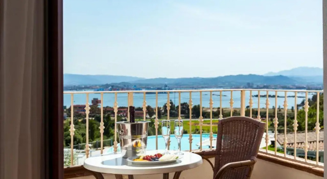 Двухместный номер Superior с балконом и с видом на бассейн Hotel dP Olbia - Sardinia