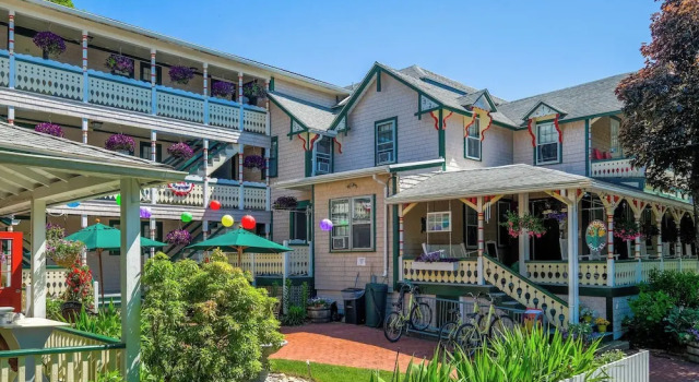 Pequot Hotel, Rezervați Hotel Oak Bluffs Martha's Vineyard