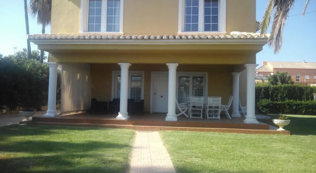 House With 3 Bedrooms in Dénia, With Wonderful sea View and Enclosed G