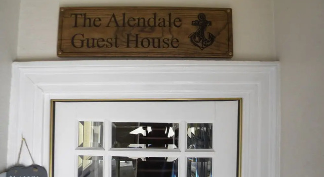 The Alendale Guesthouse, Забронировать Гостевой дом Гостевые дома Уэймут, рядом с Пляж Гринхилл, Гостевой дом