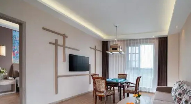 Люкс Vienna 3 Best Hotel (Ziyang High-Speed North Station Baotai Subway Station)