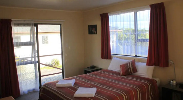 Студия Standard Coronation Court Motel