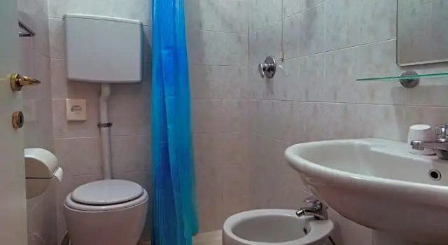 Трёхместный номер Standard Albergo Anita