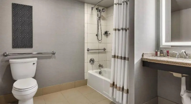 Четырёхместный номер Standard Portland Marriott Downtown Waterfront