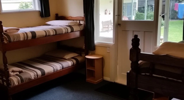 Tamara Riverside Lodge - Hostel/Backpacker, Rezerwuj Hotel Wanganui 