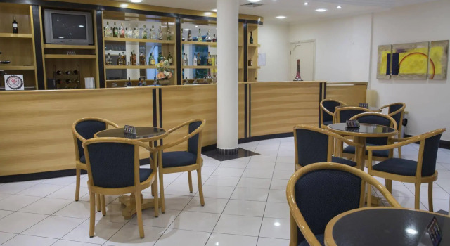 Hotel Plaza Mayor, Забронировать Отель Отели в центре Санту-Андре с завтраком, отели в центре Санту-Андре с завтраком
