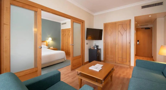 Люкс SANA Metropolitan Hotel