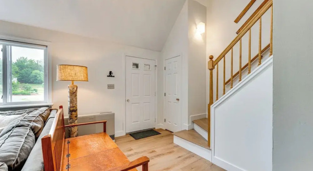 Condo w/ Deck & Grill < 5 Miles to Loon Mountain!, Забронировать Апартаменты/квартира Отели Норт-Вудсток с парковкой, Парковка
